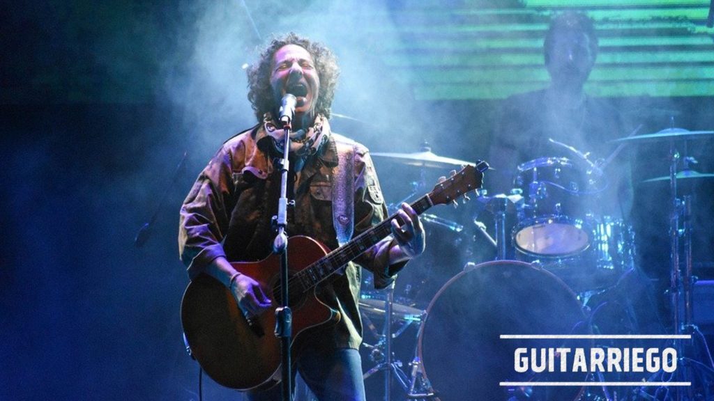 How to Play Guitar and Sing at the Same Time