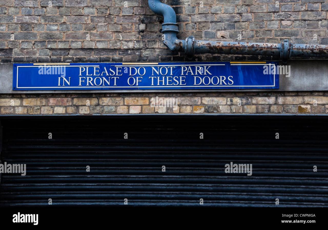 Please Do Not Park In Front Of These Gates Sign – Signs by SalaGraphics Please Do Not Park In Front Of These Gates Sign – Signs by SalaGraphics